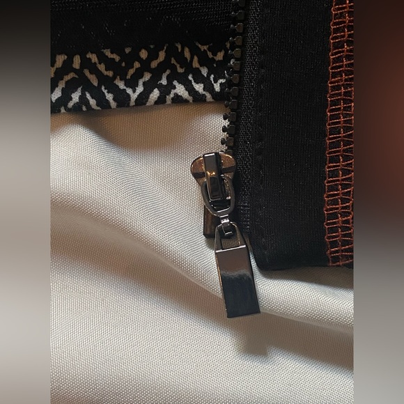 Black & White Jacket - Picture 5 of 6